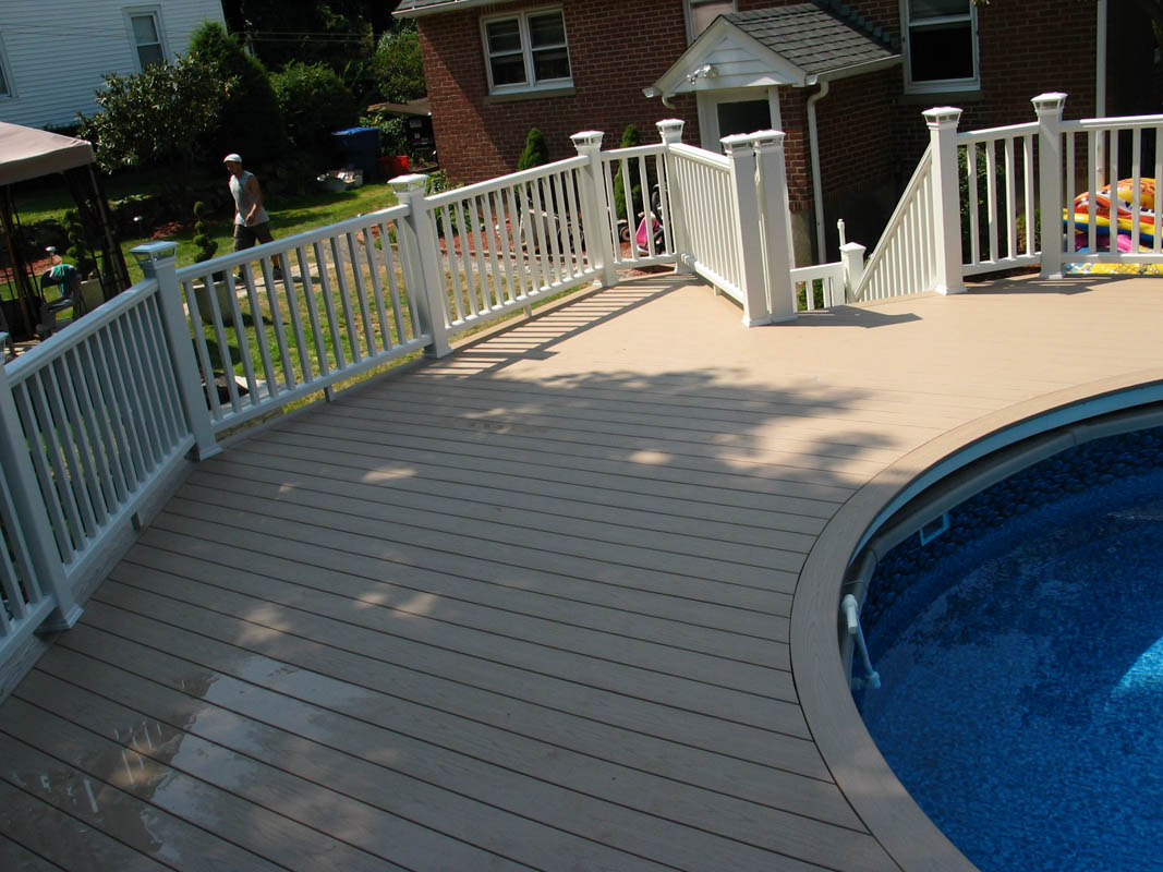 Pool round deck